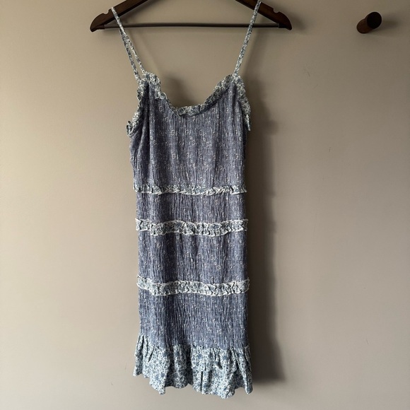 Sim & Sam Dresses & Skirts - GUC SIM & SAM DITSY FLORAL RUFFLED DRESS SIZE MEDIUM BLUE